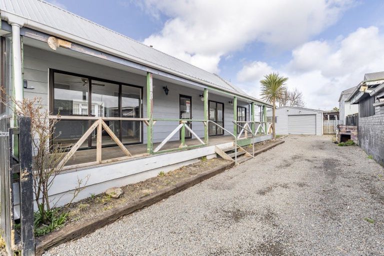 Photo of property in 4 Ngarimu Street, Roslyn, Palmerston North, 4414