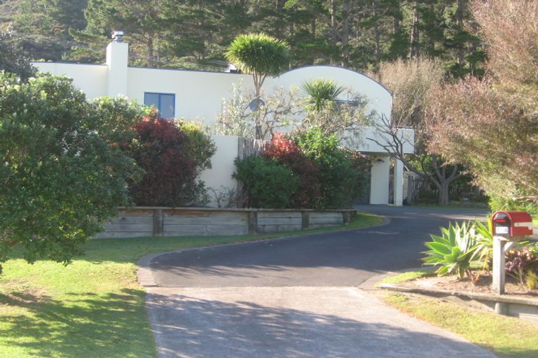 Photo of property in 114 Omara Place, Matarangi, Whitianga, 3592