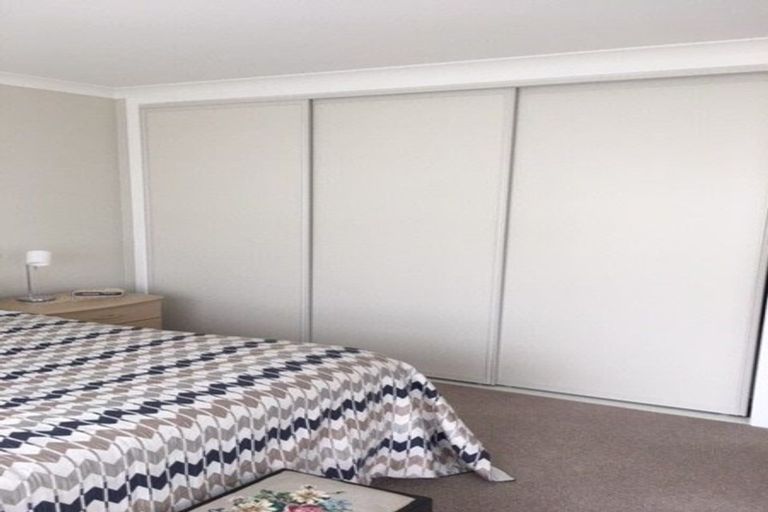 Photo of property in 118 Landmark Terrace, Orewa, 0931