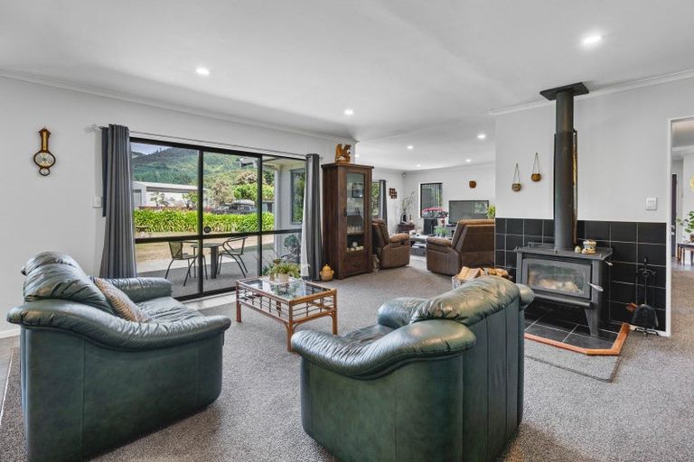 Photo of property in 5523 Masterton Castlepoint Road, Tinui, Masterton, 5889