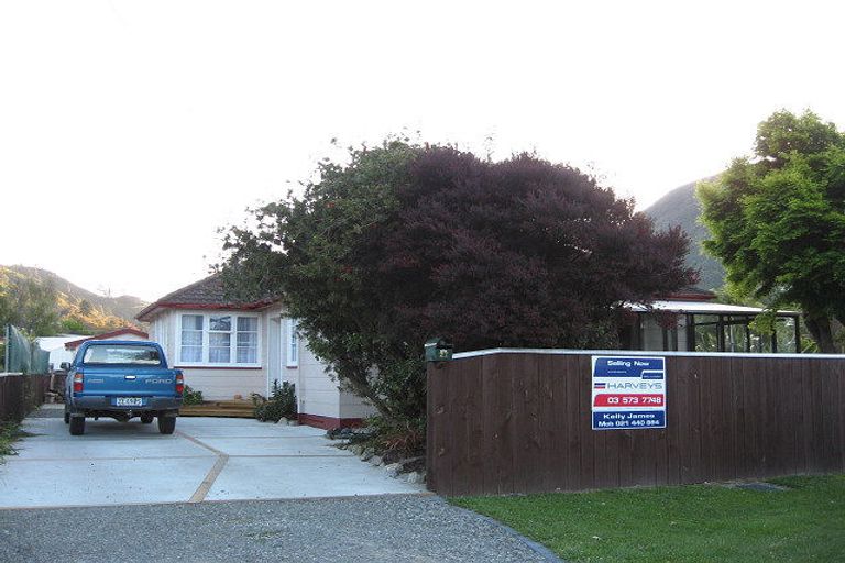 Photo of property in 27a Oxford Street, Picton, 7220