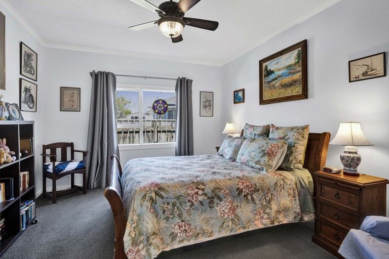 Photo of property in 30 Kahikatea Street, Inglewood, 4330