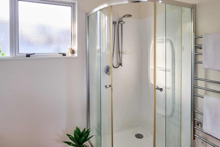 Photo of property in 18 Gordon Road, Plimmerton, Porirua, 5026