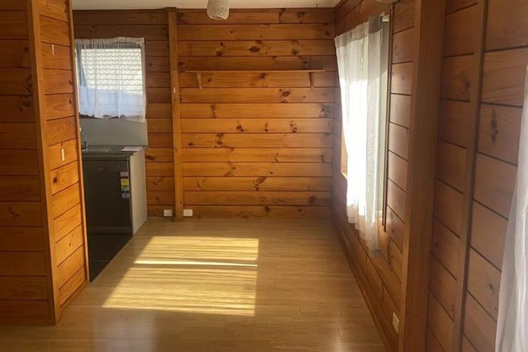 Photo of property in 1/3 Manutara Avenue, Forrest Hill, Auckland, 0620