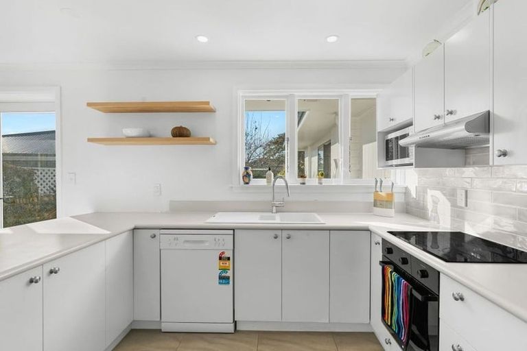 Photo of property in 126 Kendal Avenue, Burnside, Christchurch, 8053