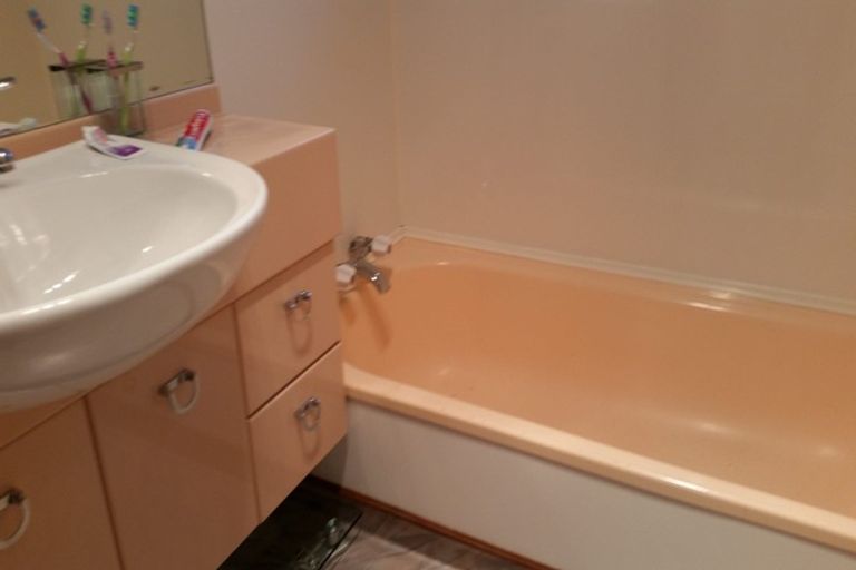 Photo of property in 47 Walton Park Avenue, Fairfield, Dunedin, 9018