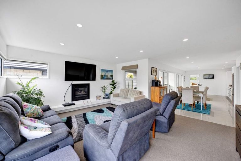 Photo of property in 16 Egmont Street, Patea, 4520