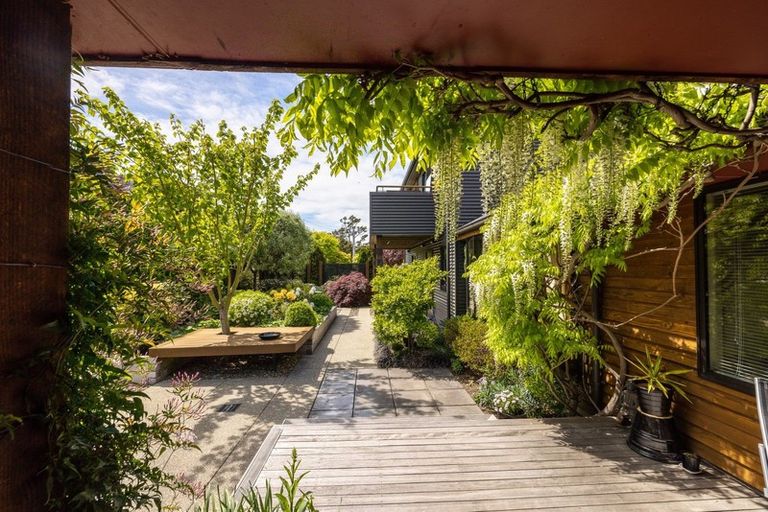 Photo of property in 42 Manuka Crescent, Wanaka, 9305