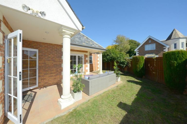 Photo of property in 233 Avonhead Road, Avonhead, Christchurch, 8042