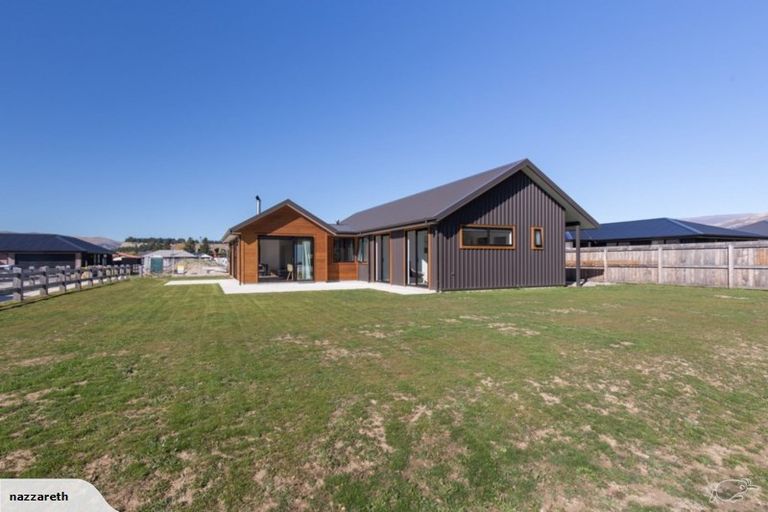 Photo of property in 22 Wabler Lane, Albert Town, Wanaka, 9305
