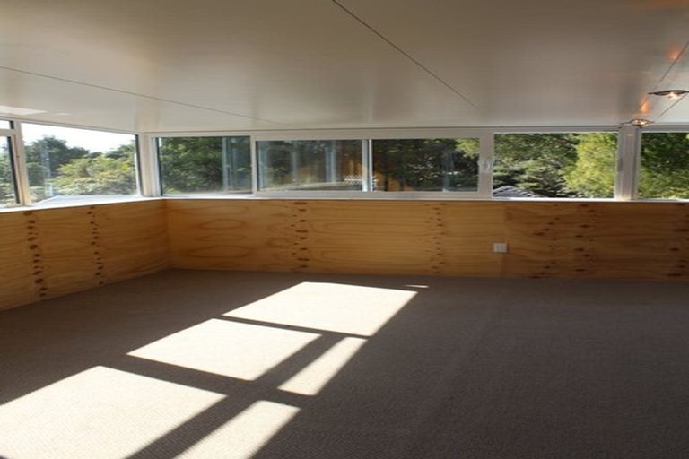 Photo of property in 787 Scenic Drive, Henderson Valley, Auckland, 0612