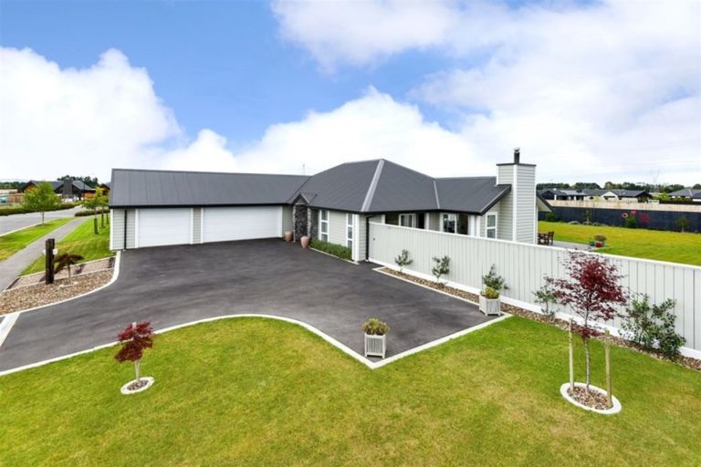 Photo of property in 70 Silver Peaks Drive, West Melton, 7618