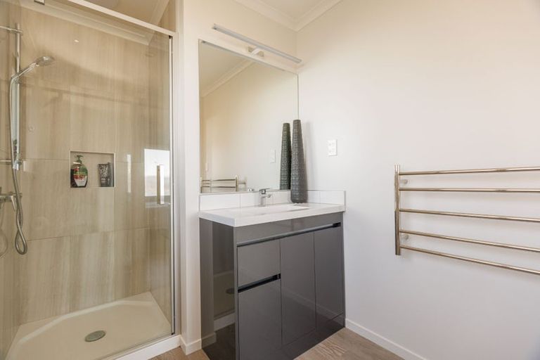 Photo of property in 23 Boeing Way, Newlands, 6037