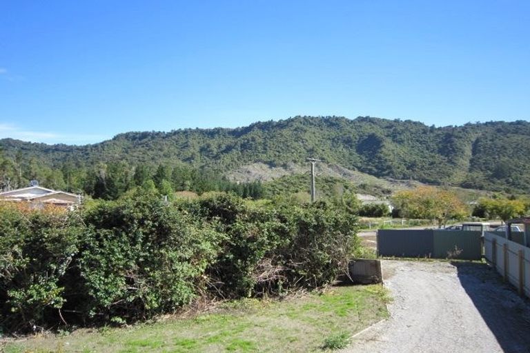 Photo of property in 16 Litchfield Street, Kaiata, Greymouth, 7805