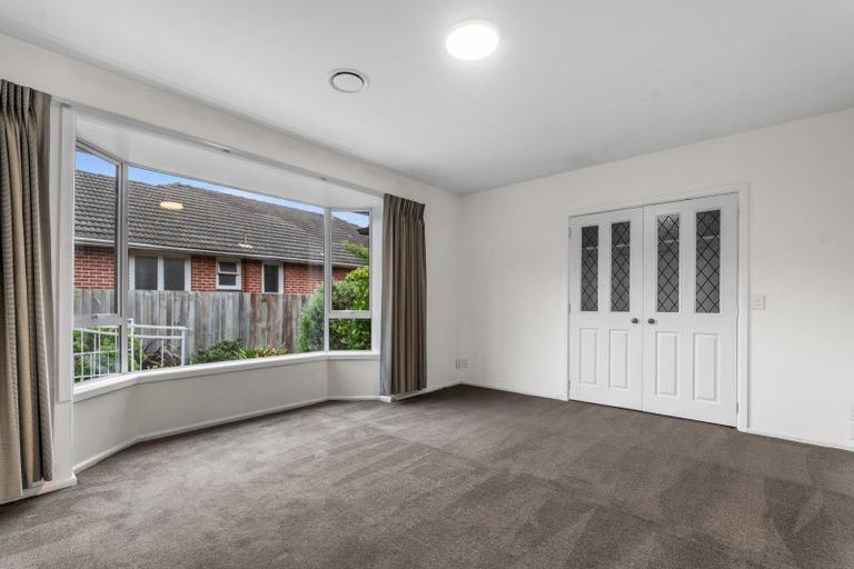 Photo of property in 142 Ilam Road, Ilam, Christchurch, 8041