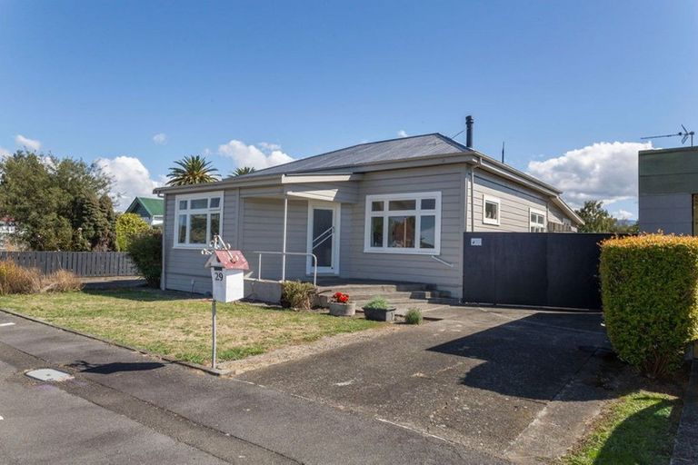 Photo of property in 29 Tennyson Street, Dannevirke, 4930