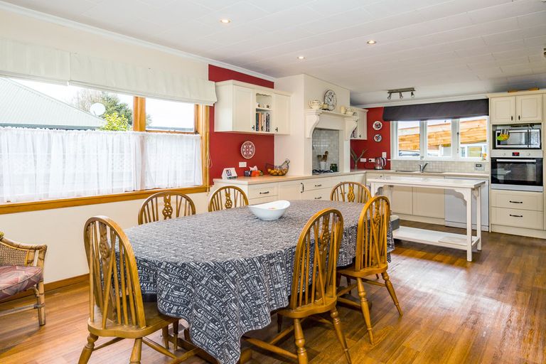 Photo of property in 16 Hislop Street, Geraldine, 7930