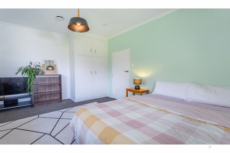 Photo of property in 60 Timaru Road, Waimate, 7924