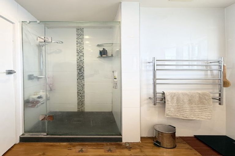 Photo of property in 84 Salisbury Road, Birkdale, Auckland, 0626