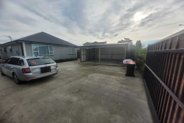 Photo of property in 1/223 Main North Road, Redwood, Christchurch, 8051