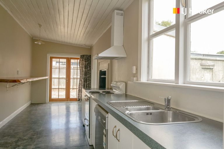 Photo of property in 28 Craig Street, Palmerston, 9430