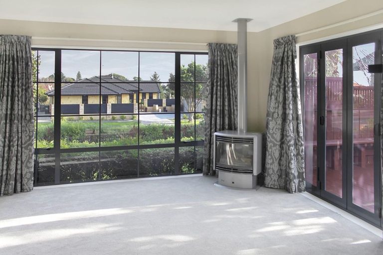 Photo of property in 153 Ruapehu Drive, Fitzherbert, Palmerston North, 4410