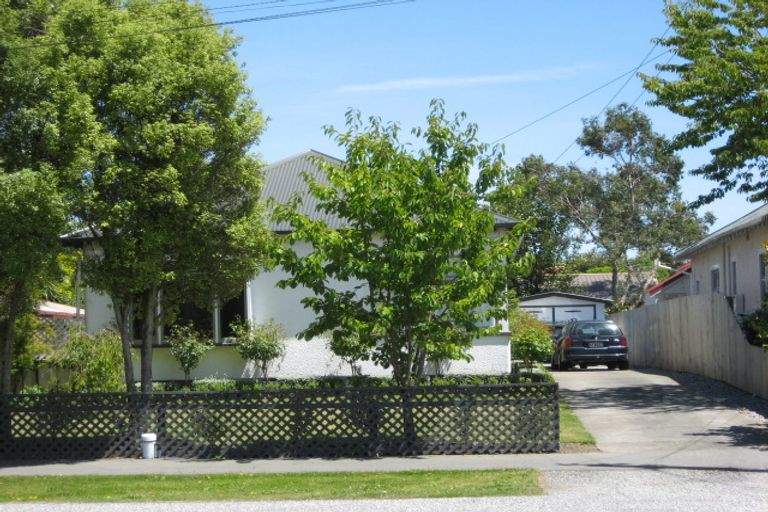 Photo of property in 15 Woodville Street, Edgeware, Christchurch, 8013