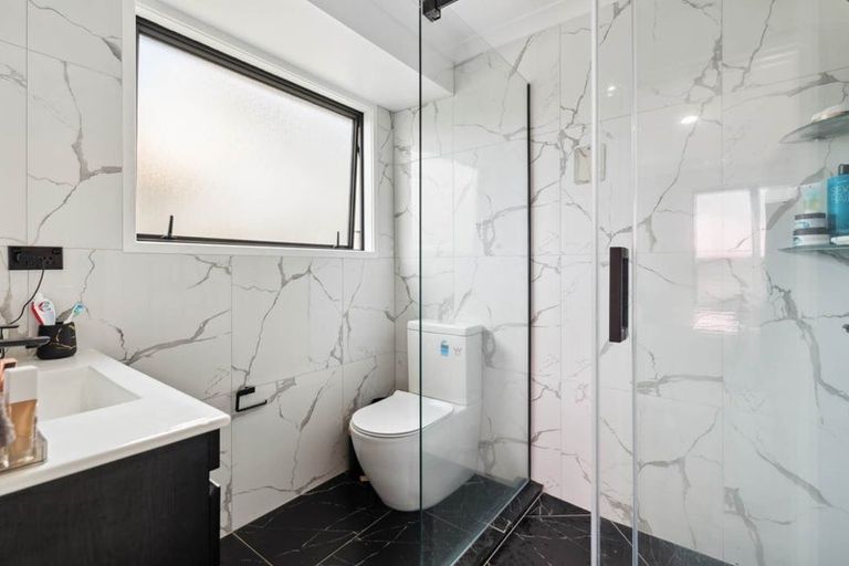 Photo of property in 19 The Enclave, Totara Heights, Auckland, 2105