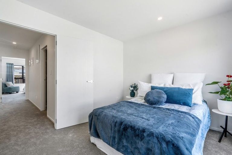 Photo of property in 43c Fitzherbert Avenue, West Harbour, Auckland, 0618