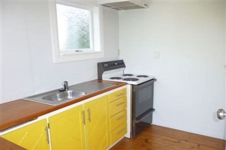 Photo of property in 22 Karaka Street, Helensville, 0800