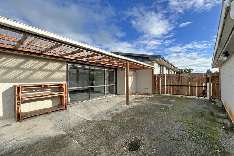 Photo of property in 137 Seaward Road, Edendale, 9825