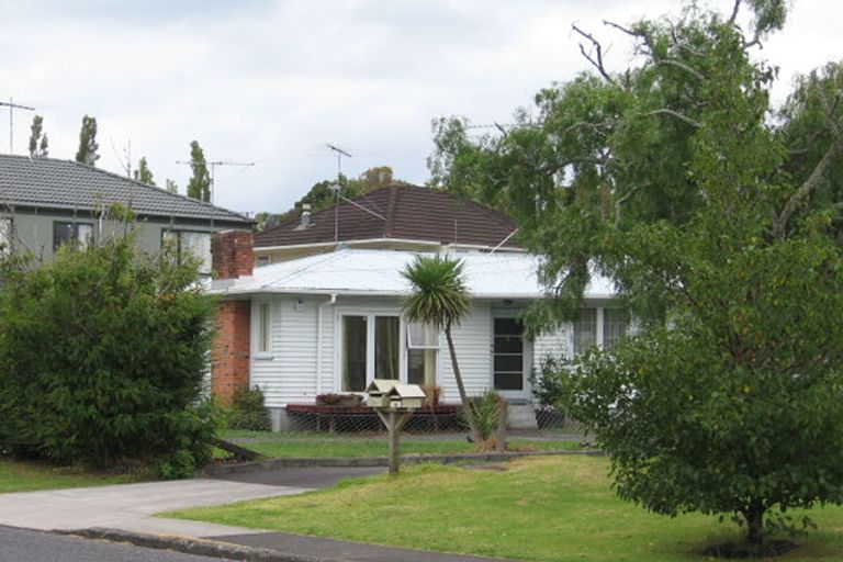 Photo of property in 1/15 Seine Road, Forrest Hill, Auckland, 0620