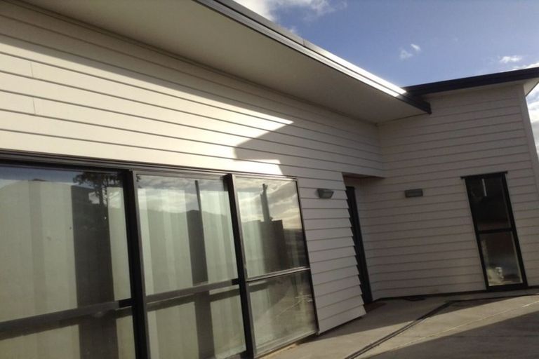 Photo of property in 57 Kirikiri Drive, Papakura, 2110