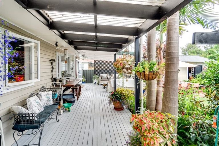 Photo of property in 3 Nikau Street, Taradale, Napier, 4112