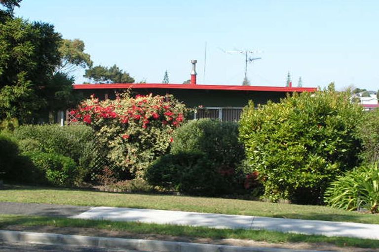 Photo of property in 18 Knightsbridge Drive, Forrest Hill, Auckland, 0620