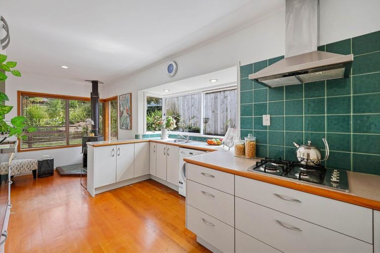 Photo of property in 13 Seymour Road, Mellons Bay, Auckland, 2014