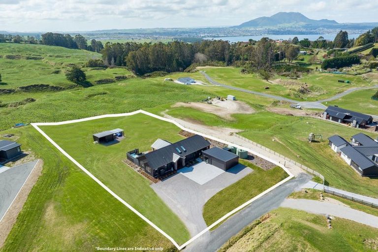 Photo of property in 5 Vickers Way, Acacia Bay, Taupo, 3385