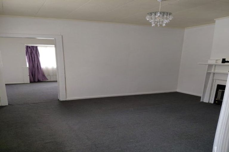 Photo of property in 1/12 Hinekohu Street, New Lynn, Auckland, 0600