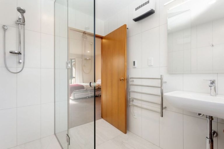 Photo of property in 4 Cedar Place, Amberley, 7410