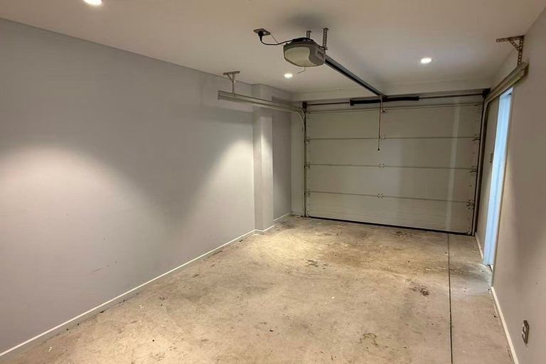Photo of property in 23 Meritage Lane, Te Atatu South, Auckland, 0610