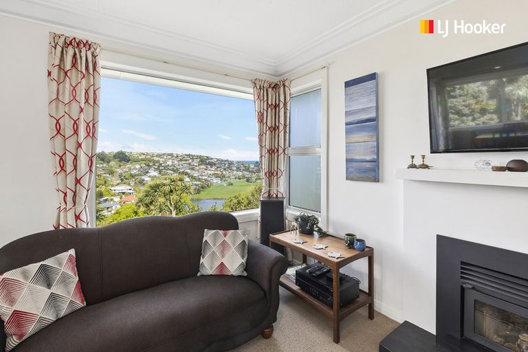 Photo of property in 35 Glendevon Place, Vauxhall, Dunedin, 9013