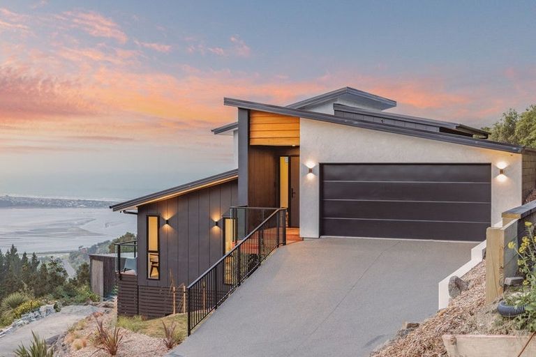 Photo of property in 307a Mount Pleasant Road, Mount Pleasant, Christchurch, 8081