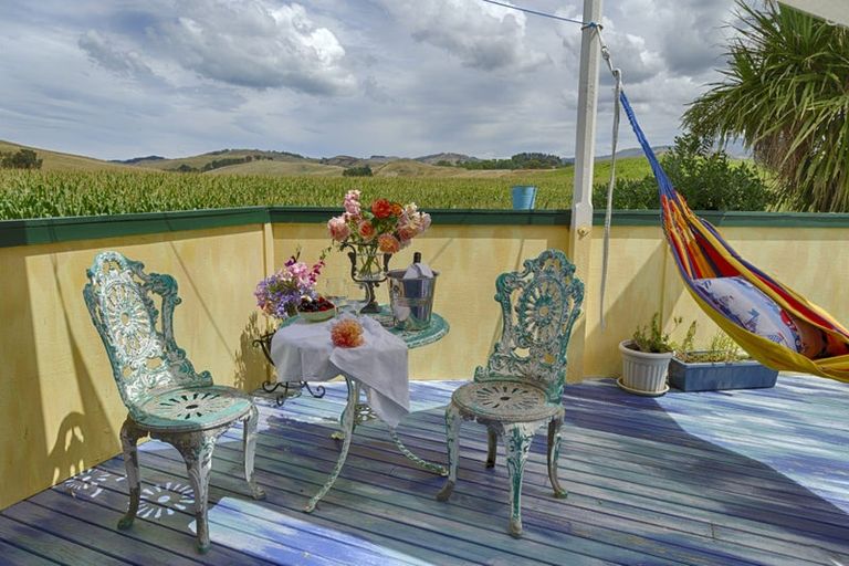 Photo of property in 37 Gillies Crescent, Waimarama, Havelock North, 4294