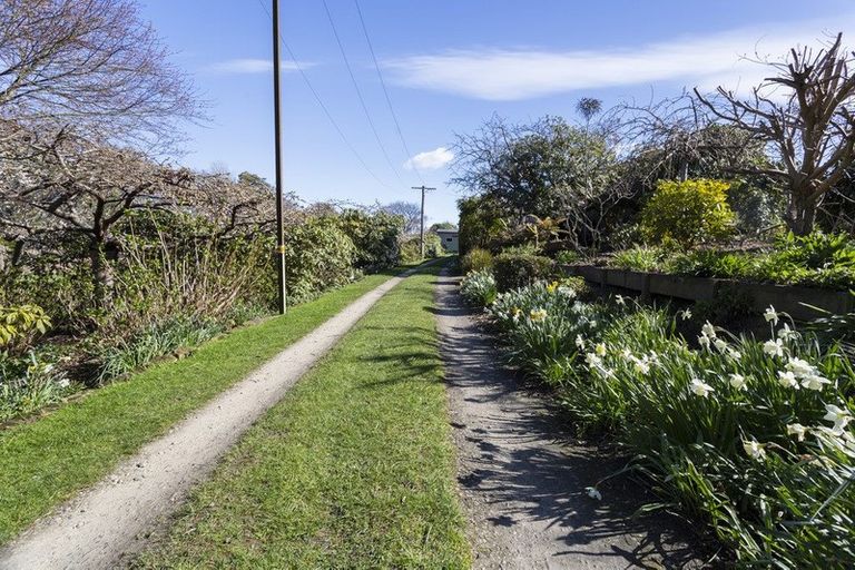 Photo of property in 42 Awamoa Road, Holmes Hill, Oamaru, 9401