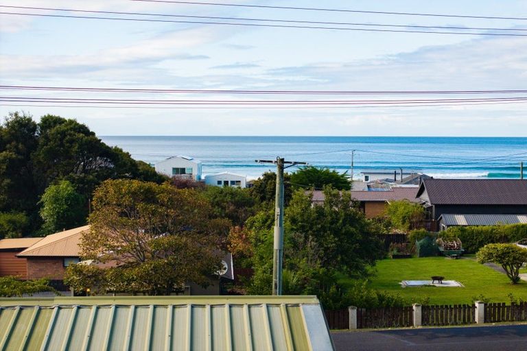 Photo of property in 11 Queen Street, Brighton, Dunedin, 9035