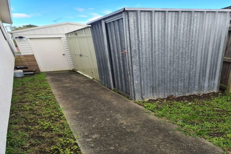 Photo of property in 2/21 Southview Place, Wattle Downs, Auckland, 2102