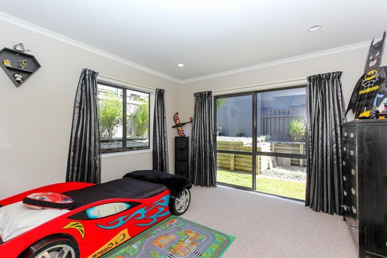 Photo of property in 13 Sandel Rise, Merrilands, New Plymouth, 4312