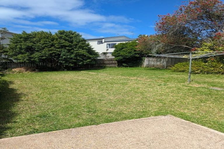 Photo of property in 2/103 Lake Road, Northcote, Auckland, 0627