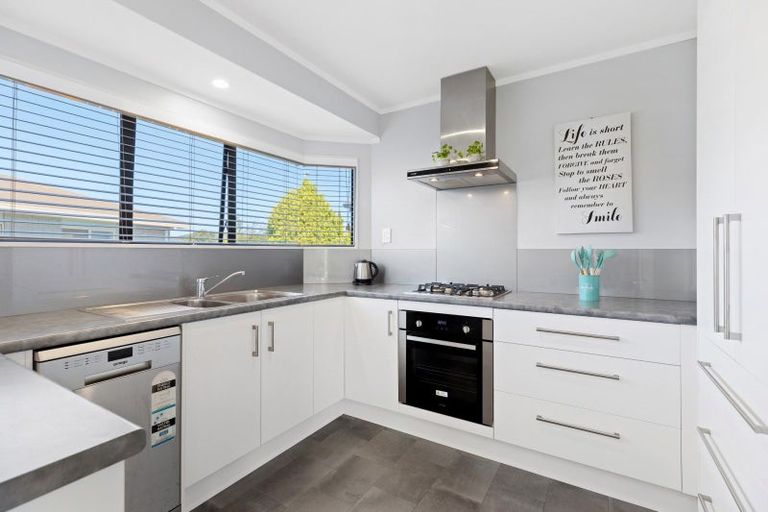 Photo of property in 31 Crisp Drive, Papamoa Beach, Papamoa, 3118