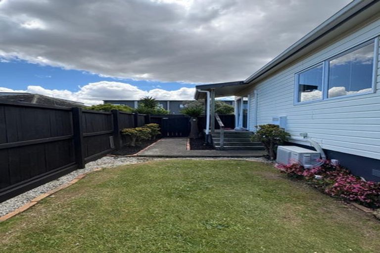 Photo of property in 36 Bowater Place, Manurewa, Auckland, 2102